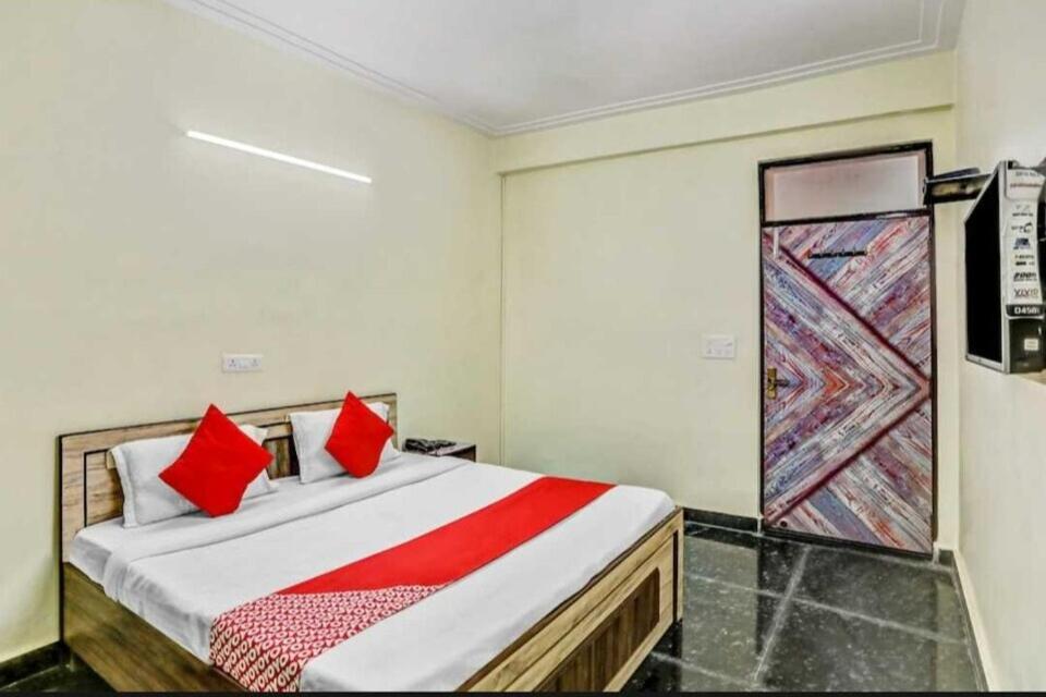 Hotel O Dream Residency Narela エクステリア 写真